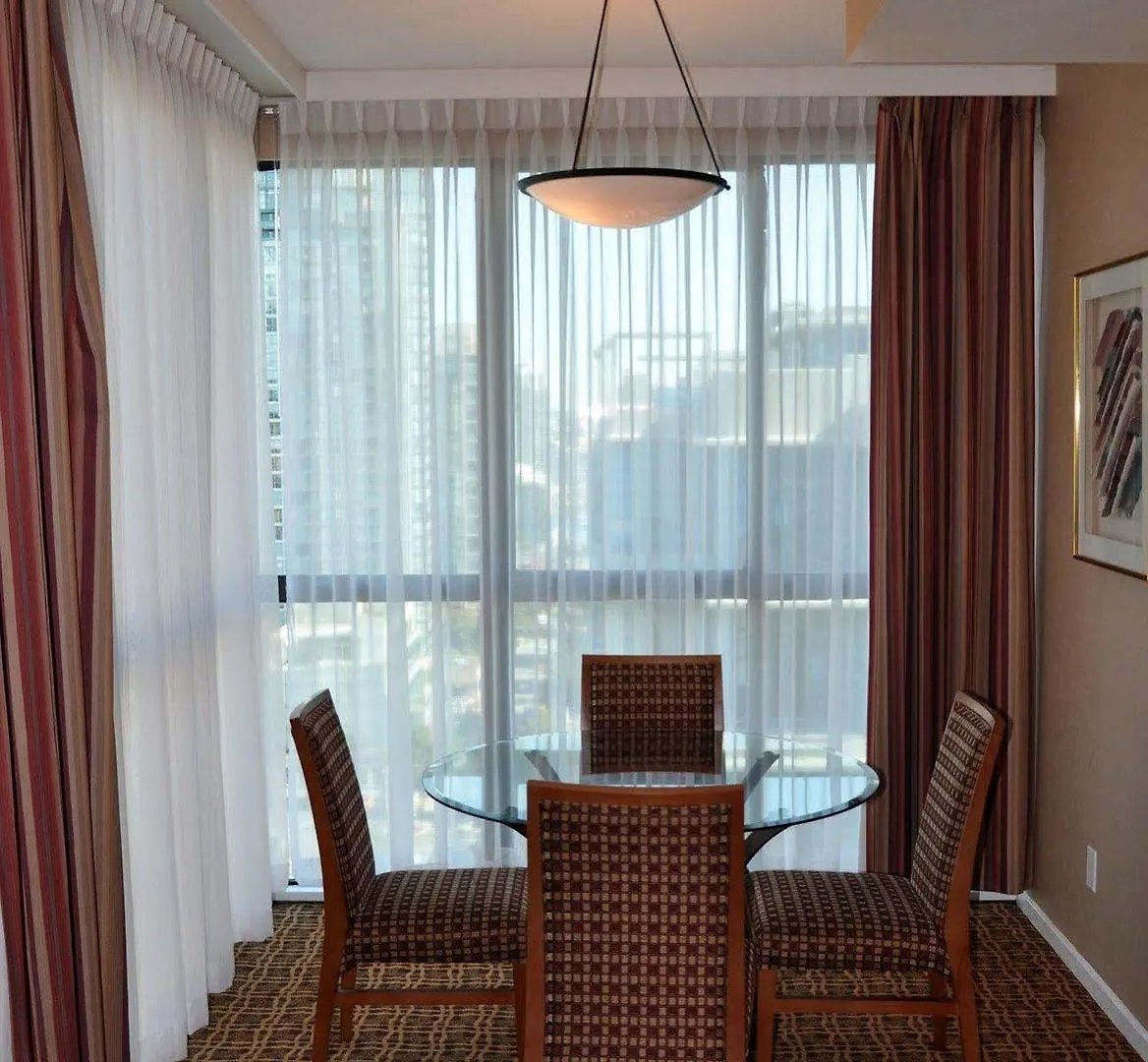 Landis Hotel And Suites Vancouver