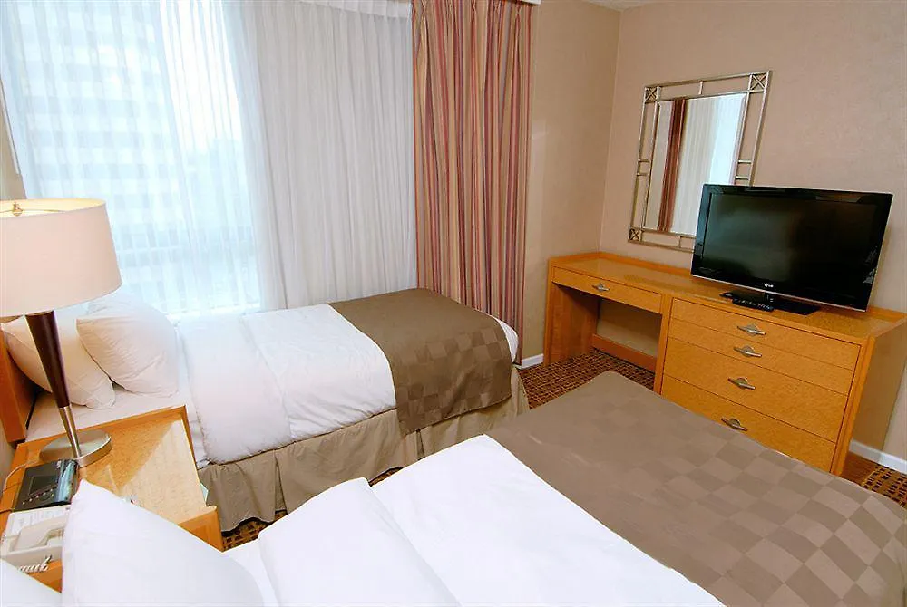 Landis Hotel And Suites Vancouver