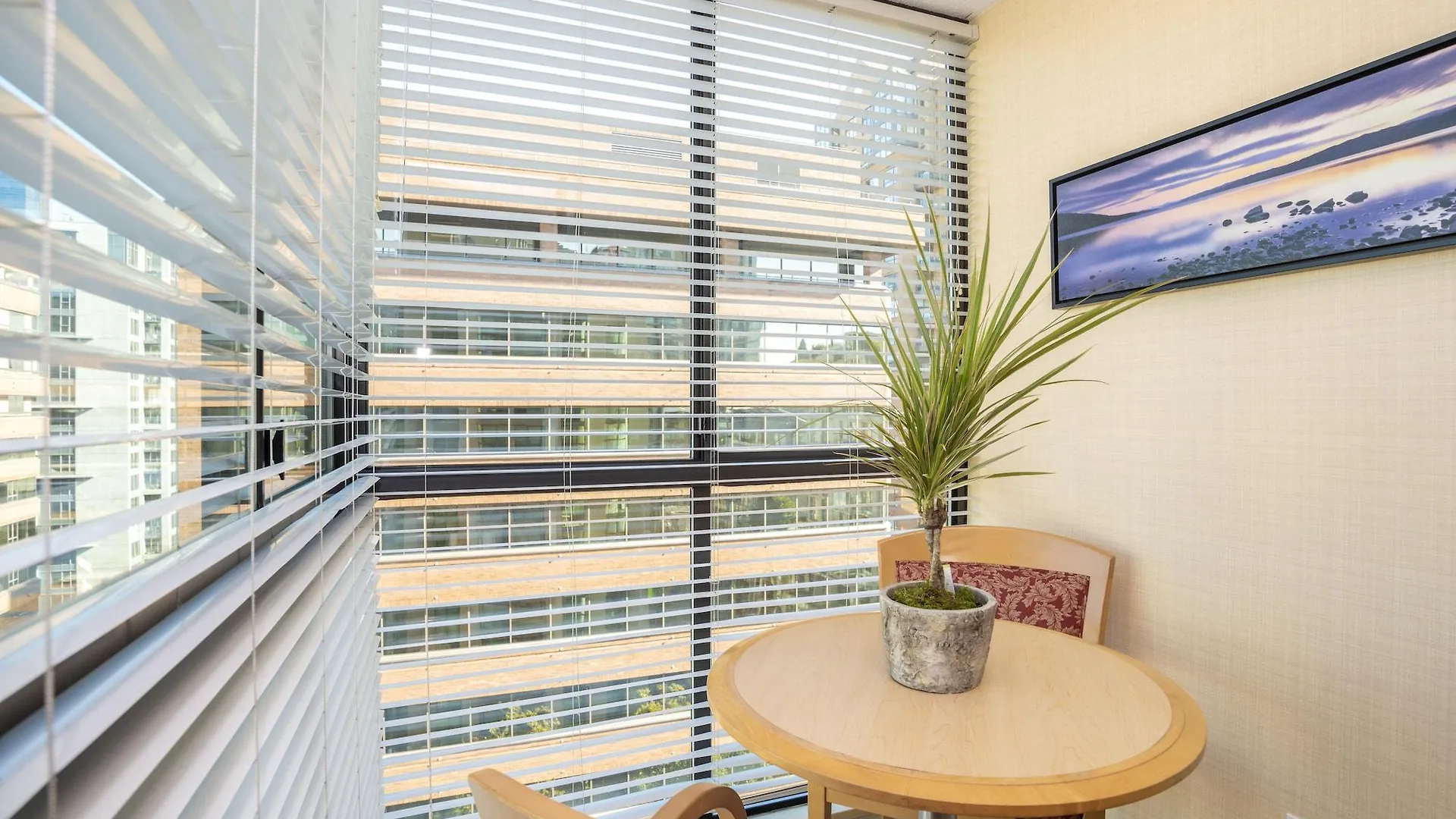 Landis Hotel And Suites Vancouver 3*,