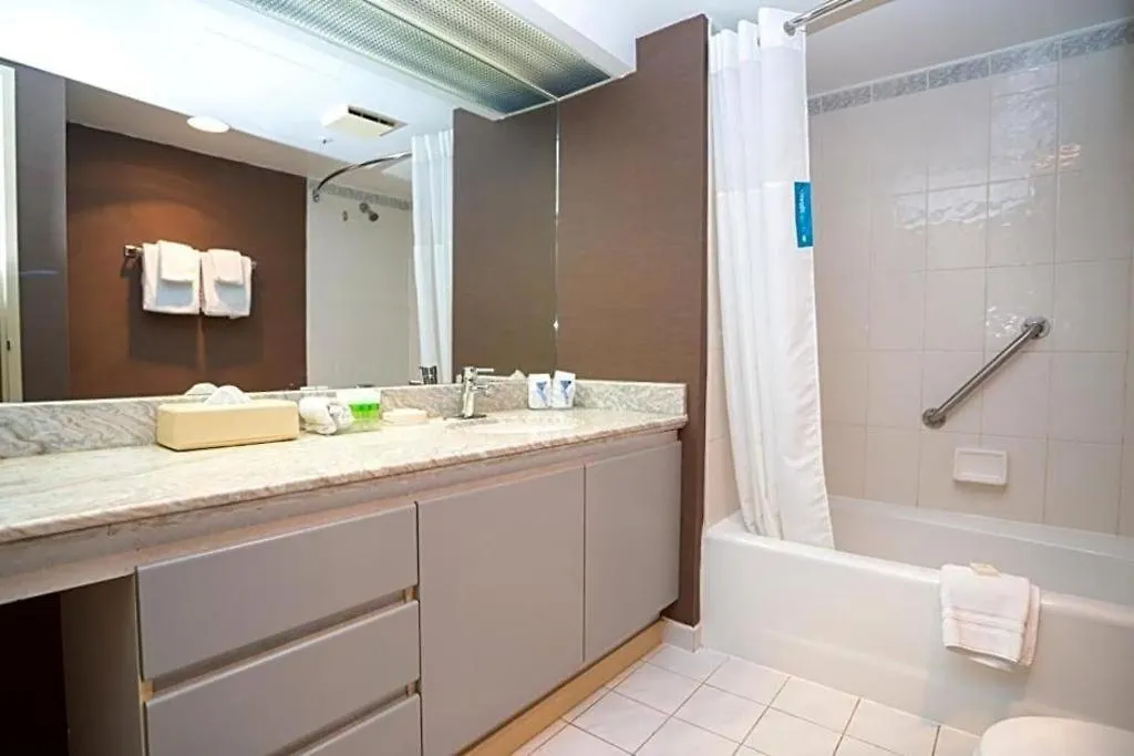 Landis Hotel And Suites Vancouver 3*,