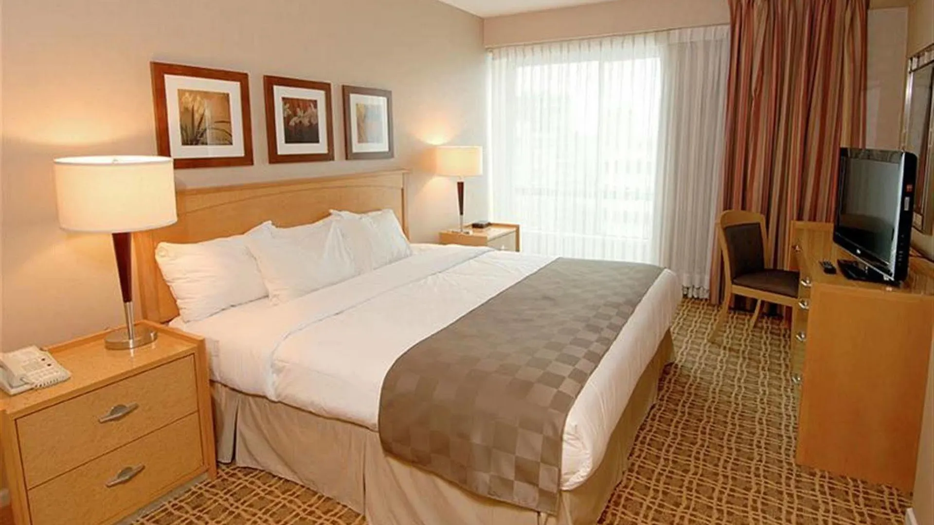 Landis Hotel And Suites Vancouver